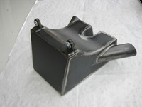 Komorový sběrač výfuku je vyroben z 2mm silného ocelového plechu.